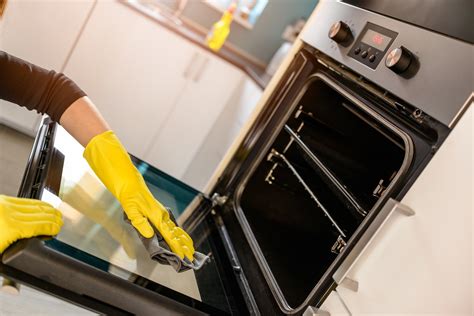 How to Make Your Oven Cleaner Last Longer
